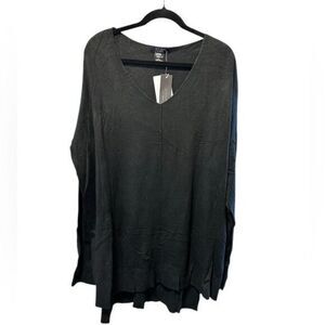 NWT Love Ryan Plus Size Women’s Black V Neck Long Sleeve Sweater - Size 1XL